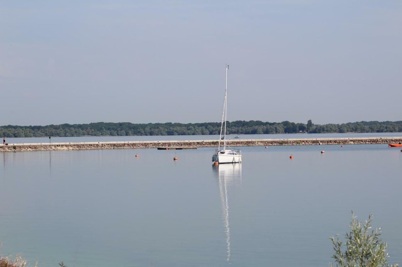 Le Port Mesnil Villa ภายนอก รูปภาพ